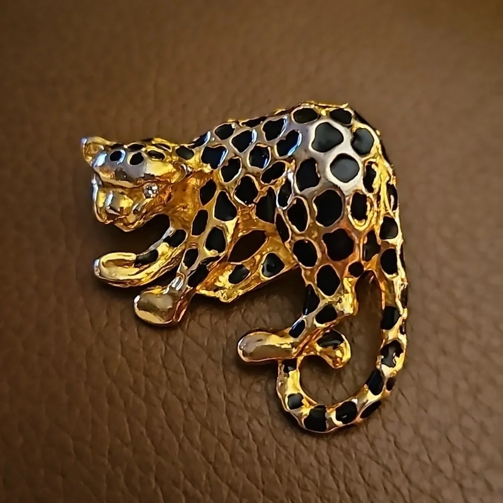 Vintage 1980s Egyptian Cheetah Leopard Baddie Brooch